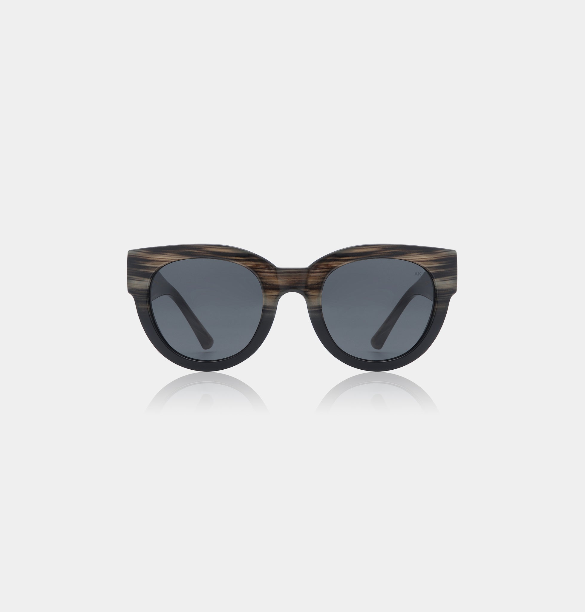 Lilly - Striped Horn/Black