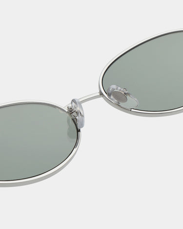 Sølv metal A.Kjærbede solbriller, mørk glas, hænglser, tæt detalje billede